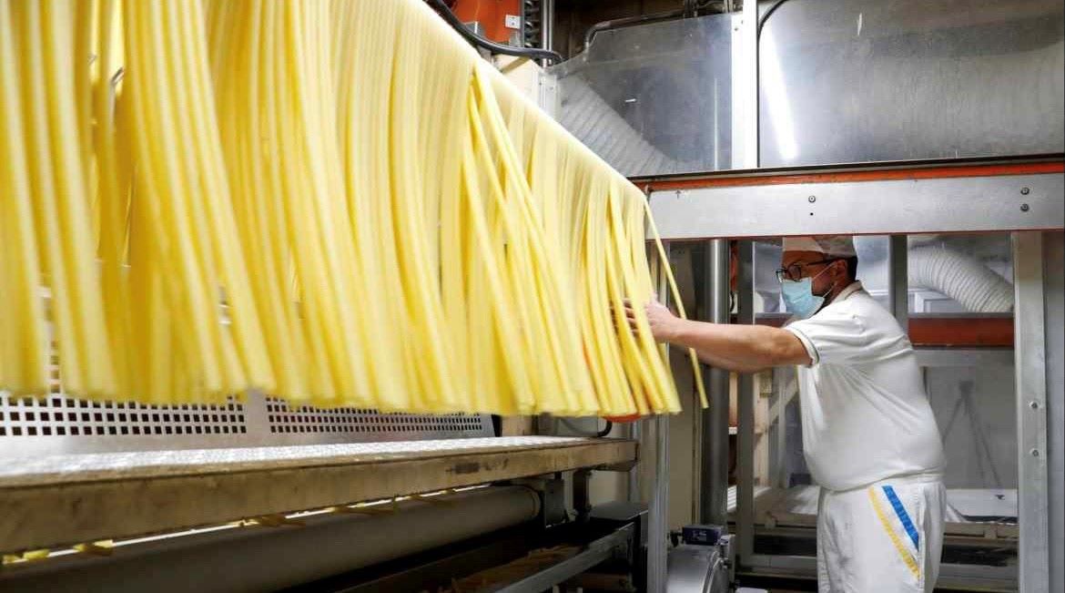 Pasta cover