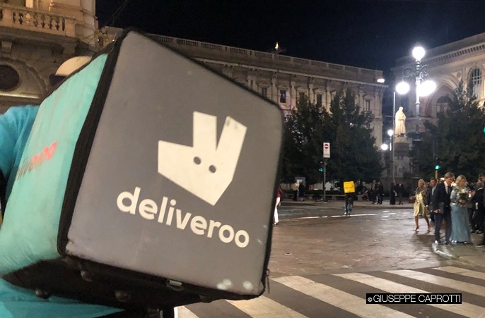 Ristorazione a domicilio Deliveroo Piazza Scala Milano ottobre 2019