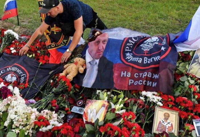 Wagner fiori per Prigozhin