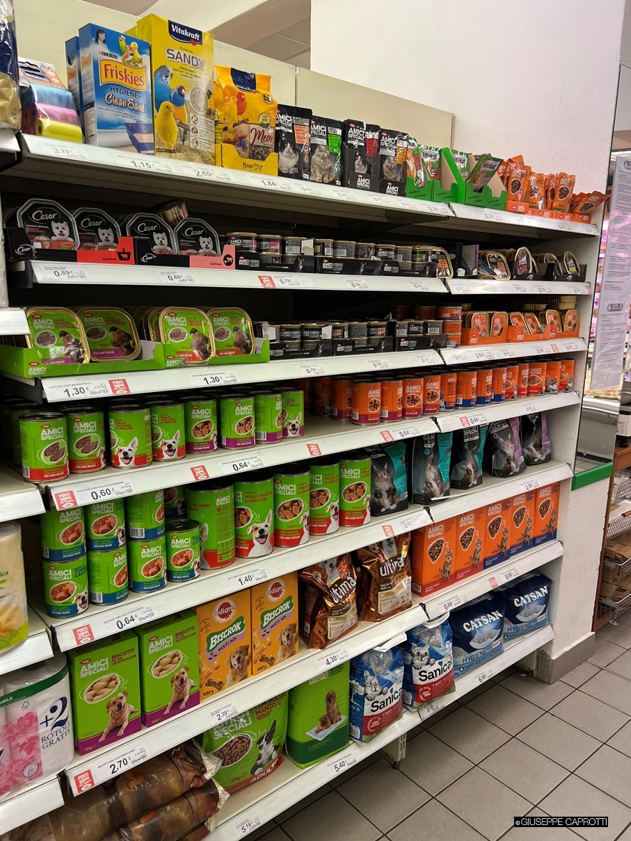 Coop Albiate pet food