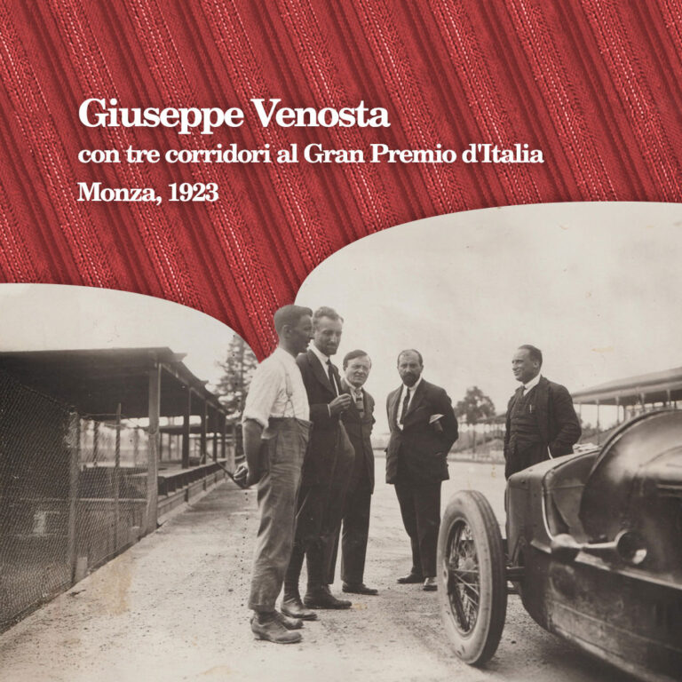 Giuseppe-Venosta-con-tre-corridori-al-Gran-Premio-d'Italia,-Monza,-1923