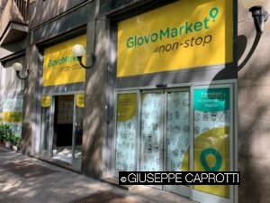 Glovo dark store di via Fabio Filzi Milano